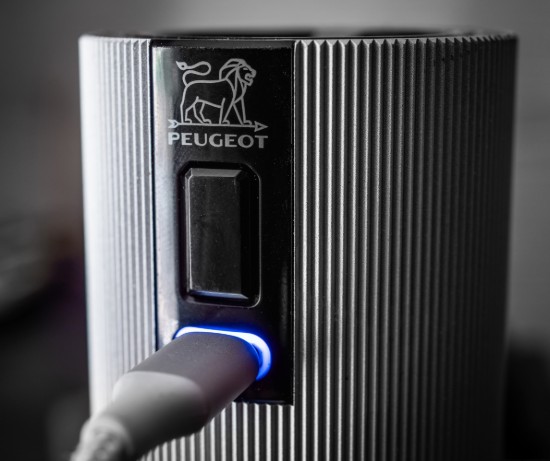 Set of 2 electric salt and pepper grinders, "Line" - Peugeot 