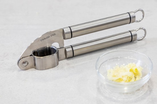 Garlic press, stainless steel - by Kitchen Craft