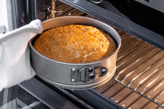 Baking mould, 20 cm, steel - made by Kitchen Craft