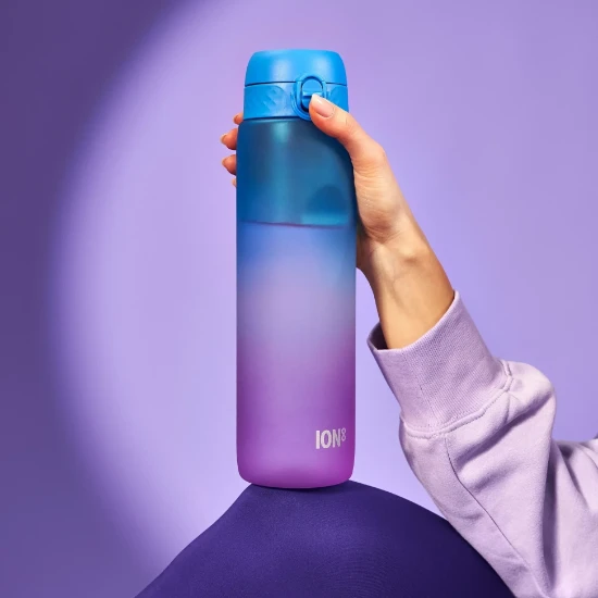 Boca za vodu "Times To Drink", recyclon™, 1L, Blue&Pink - Ion8