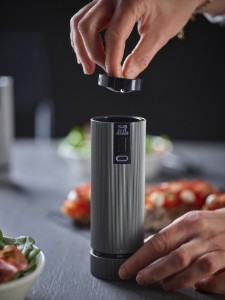 Electric pepper grinder, 15 cm, 'Line', 'Carbon' - Peugeot