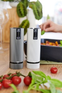 Electric pepper grinder, 15 cm, 'Line', 'Carbon' - Peugeot