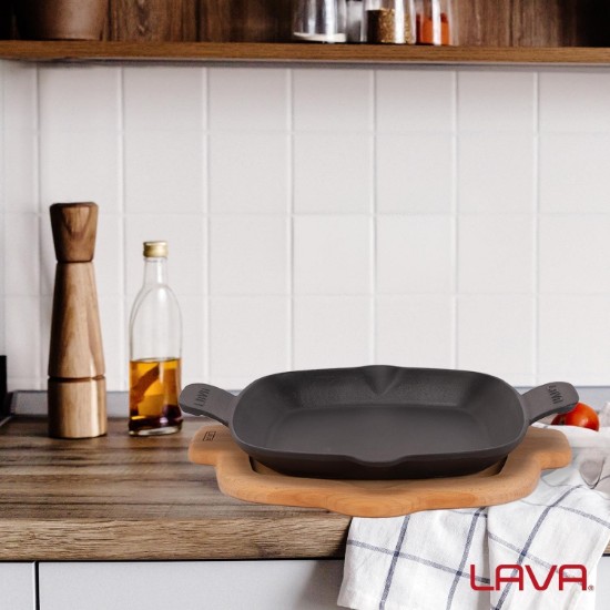 Padella in ghisa, 26x26cm, con supporto in legno - marca LAVA