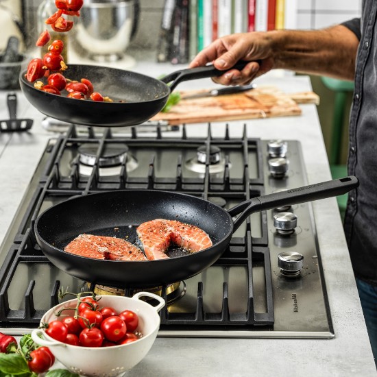 Set of 2 non-stick frying pans, aluminium, 24 cm / 28 cm, "Classic" - KitchenAid