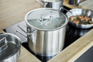 Paslanmaz çelik tencere, kapaklı, 24cm/8.1L, "ZWILLING Pro" - Zwilling