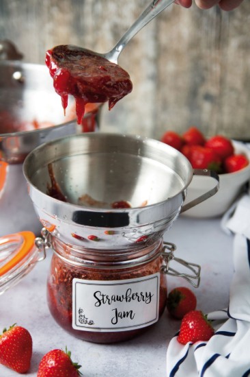 Adjustable funnel made from stainless steel, 14 cm – made by Kitchen Craft 