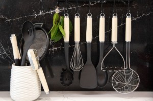 Zdrobitor cartofi inox, 26 cm, Almond Cream - KitchenAid