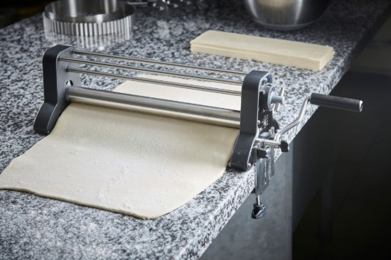 Dough sheeter, stainless steel - de Buyer