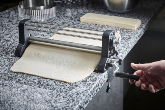 Dough sheeter, stainless steel - de Buyer