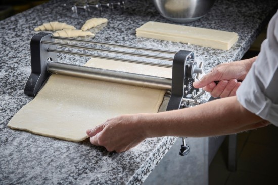 Dough sheeter, stainless steel - de Buyer