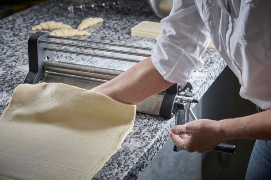 Dough sheeter, stainless steel - de Buyer