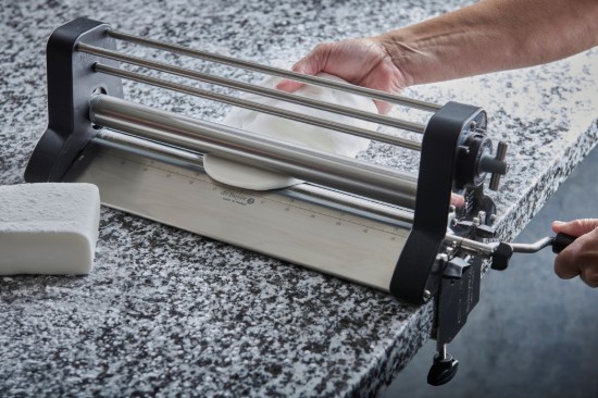 Dough sheeter, stainless steel - de Buyer