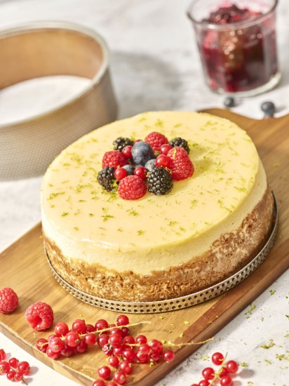 Rei'itetty kakkuvuoka, leivinpaperi sisältyy hintaan, 24 cm, ruostumatonta terästä - de Buyer