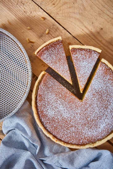 Rei'itetty kakkuvuoka, leivinpaperi sisältyy hintaan, 24 cm, ruostumatonta terästä - de Buyer