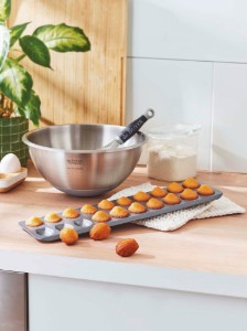 20-compartment mini-madeleine tin, 40 x 12 cm, steel - de Buyer 20-compartment mini-madeleine tin, 40 x 12 cm, steel - de Buyer