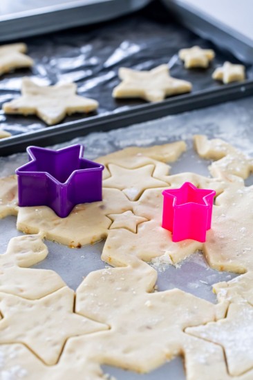 Set med 5 stjärnformade kakformar, plast - Colourworks