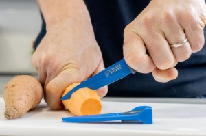 Couteau pour éplucher les fruits/légumes, 9,5 cm, Bleu - par Kitchen Craft