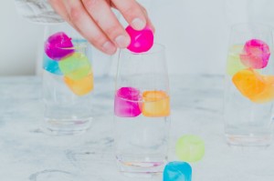 Sett ta' 18-il kubu tas-silġ, tal-plastik - BarCraft