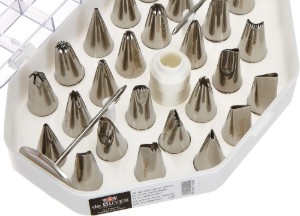 Zestaw 29 elementów do dekoracji tortów - de Buyer