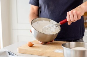 Visp i rostfritt stål, 27 cm, "Classic", Empire Red - KitchenAid