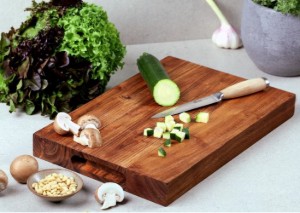 Schneidebrett, Akazienholz, 38,5 x 25 cm, 4 cm dick - Kesper