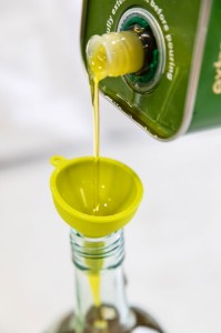 Mini-silikonisuppilo, 4,5 cm - Colourworks