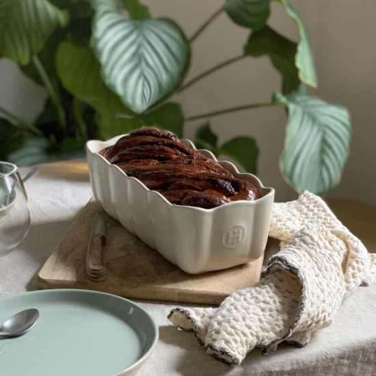 Sponge cake baking pan, ceramic, 28.5 x 13 cm / 1.8 L, Clay - Emile Henry