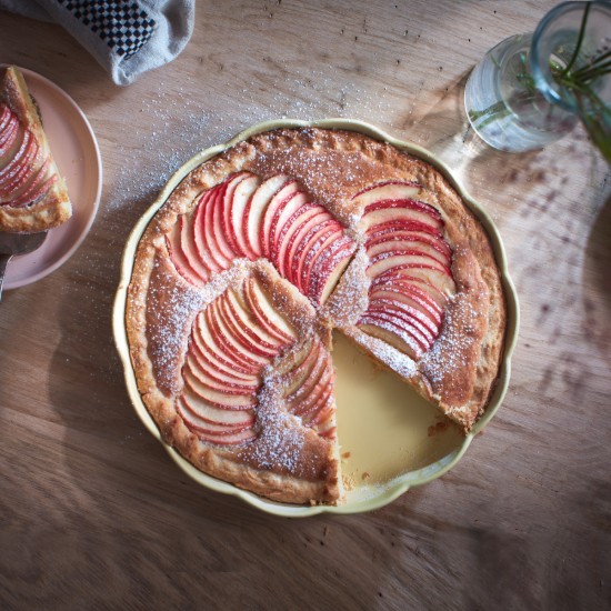 Tart tray, ceramic, 31 cm, Vanilla, "Madeleine" - Emile Henry