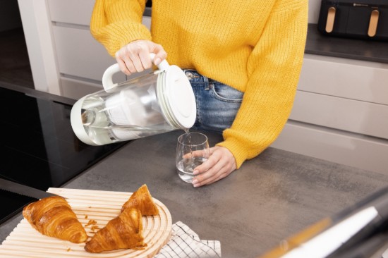 Jubilejas izdevuma 60 gadu ūdens filtrēšanas krūze, izgatavota no stikla, BRITA MAXTRA (gaiši zaļa), komplektā 1 Pure Performance filtrs
