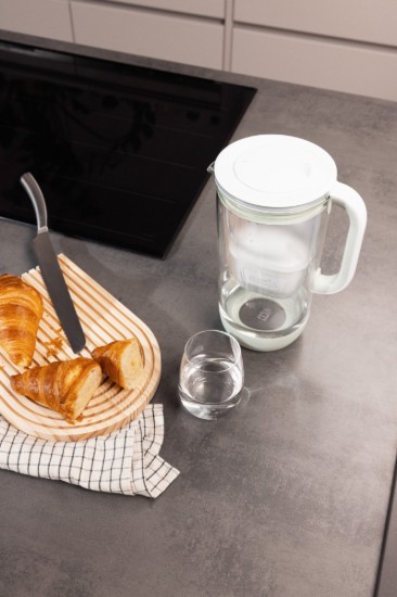 Jubilejas izdevuma 60 gadu ūdens filtrēšanas krūze, izgatavota no stikla, BRITA MAXTRA (gaiši zaļa), komplektā 1 Pure Performance filtrs