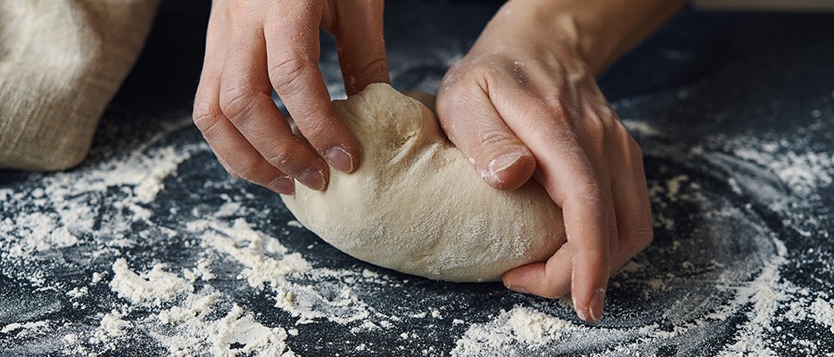 Pehme taigna (pâte brisée/sablée) saladused: külmade koostisosade roll ja kuidas köögikombain teid aidata saab