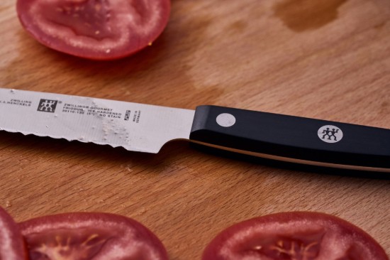 Univerzální nůž, zoubkovaná čepel, 13 cm, "ZWILLING Gourmet" - Zwilling