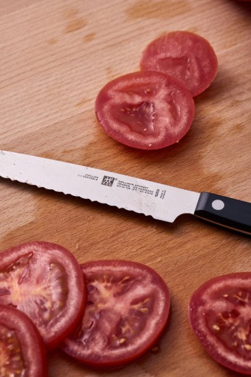 Univerzální nůž, zoubkovaná čepel, 13 cm, "ZWILLING Gourmet" - Zwilling