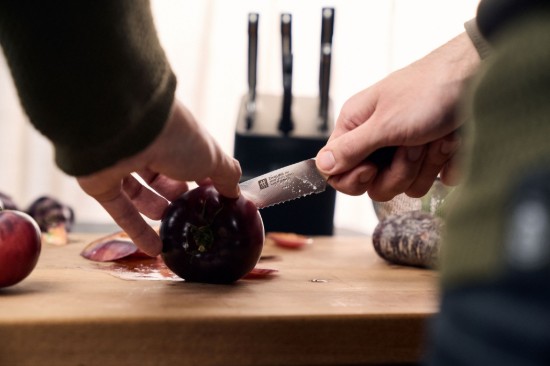 Coltello universale, lama seghettata, 13 cm, <<ZWILLING Pro>> - Zwilling