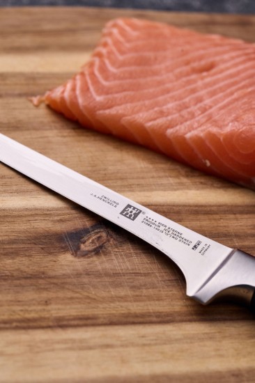 Nóż do odkostniania, 14 cm, <<TWIN Four Star>> - Zwilling