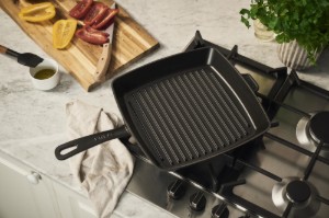 Neliönmuotoinen grillipannu, valurauta, 30cm, Black - Staub