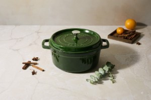Cocotte kokekanne laget av støpejern, 24 cm / 3,8 l, Basil - Staub