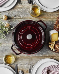 Lonec Cocotte iz litega železa, 24 cm/3,8 l, Grenadine - Staub