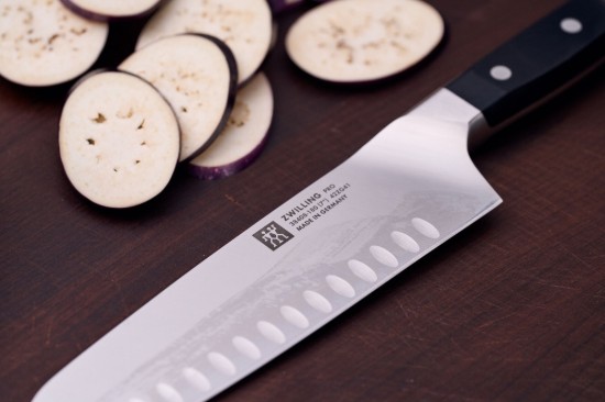 Нож Santoku, 18 см, <<ZWILLING Pro>> - Zwilling