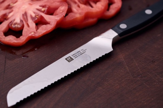 Universalkniv, takket blad, 13 cm, <<ZWILLING Pro>> - Zwilling