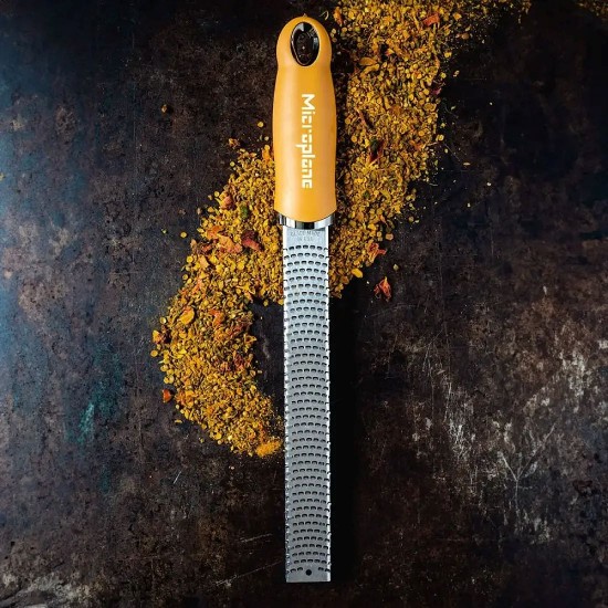 Klassische Reibe, chirurgischer Edelstahl, 32,5 cm, Mustard Yellow - Microplane