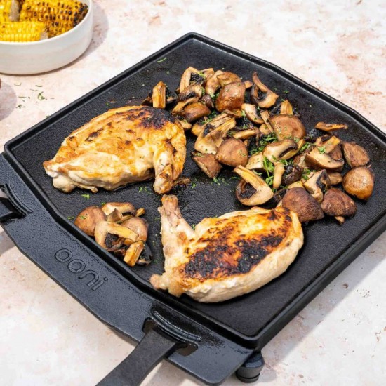 Cast iron frying pan, with reversible surface, 34.6 x 31.8 cm, "Grizzler" - Ooni