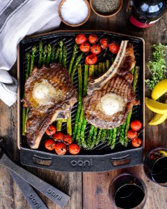 Cast iron frying pan, with reversible surface, 34.6 x 31.8 cm, "Grizzler" - Ooni
