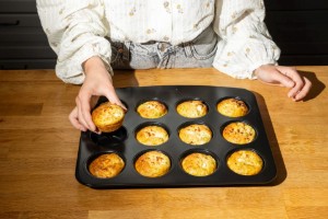 12 rekeszes muffinformálca, fém, GLIDE - Pyrex
