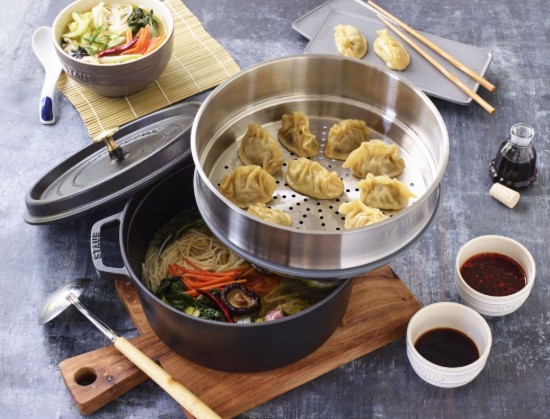 Olla Cocotte de hierro fundido, con accesorio de cocción al vapor, 26 cm/5.2L, Black - Staub