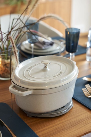 Oval Cocotte cooking pot, cast iron, 23cm/2.35L, White Truffle - Staub