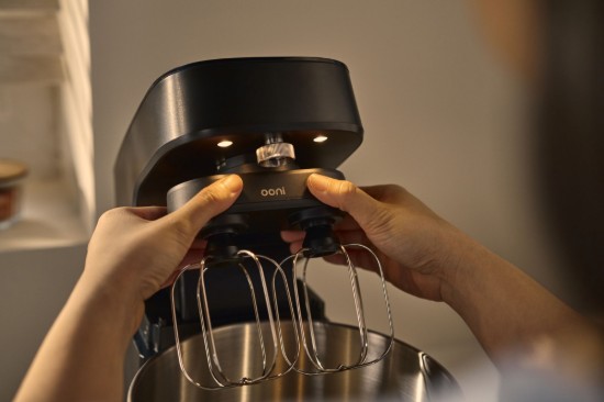 Spiralrührer mit Rührschüssel, 4,5 l, „Halo Core“, Foundry Black – Ooni
