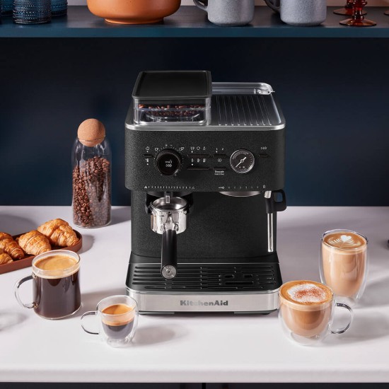 Полуаутоматска електрична машина за еспресо, 1500W, боја „Cave Iron Black“ - KitchenAid