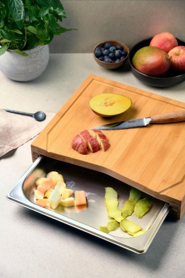 Bamboo chopping board, with GN 1/2 collecting tray, 36.5 x 28.5 cm - Kesper