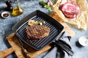 Kwadratowa patelnia grill, żeliwna, 30cm, Black - Staub